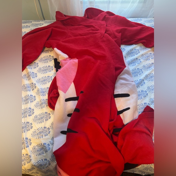 Hello Kitty Other - Women’s Hello Kitty Snuggie